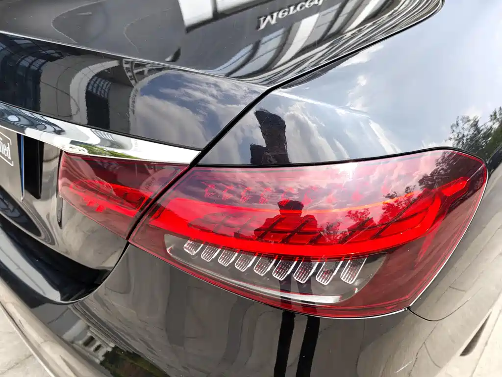 Mercedes-Benz E-Class 2021 — фото 11