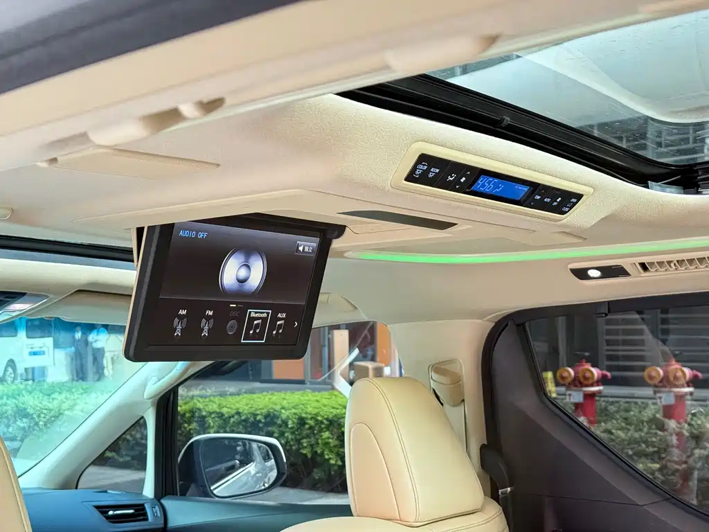 Toyota Alphard 2018 — фото 18