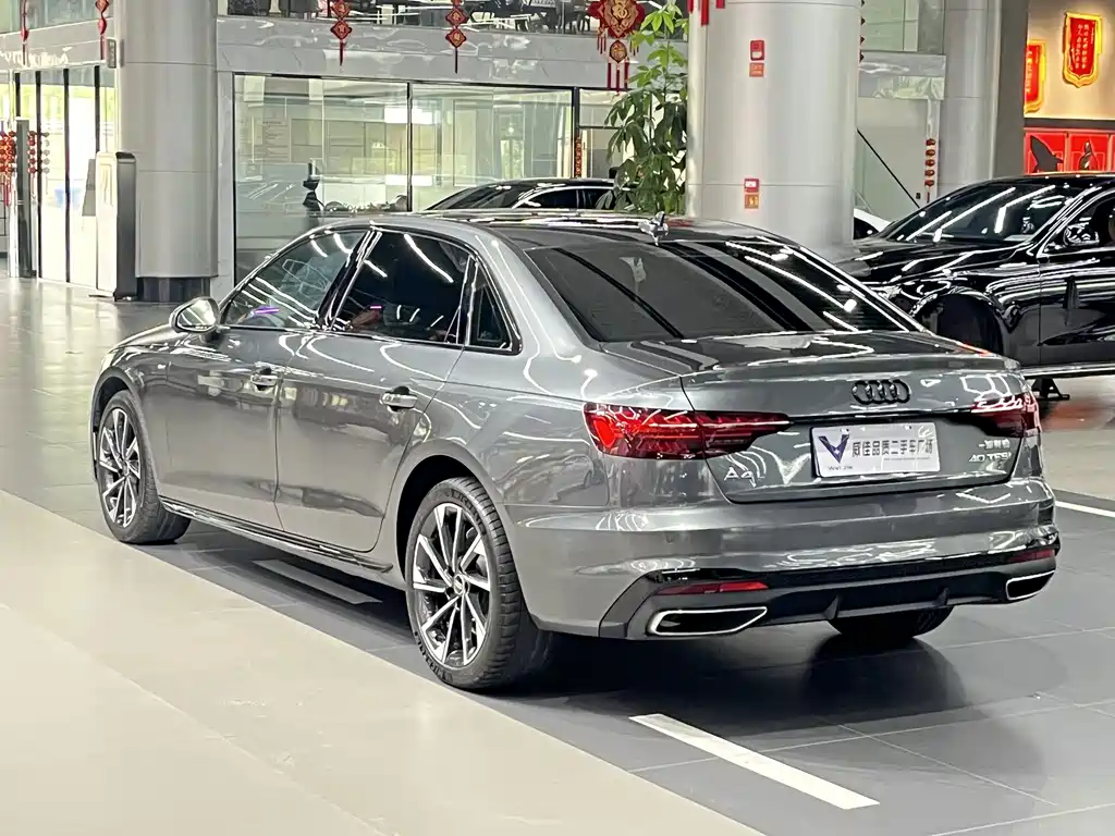 Audi A4L 2023 — фото 9