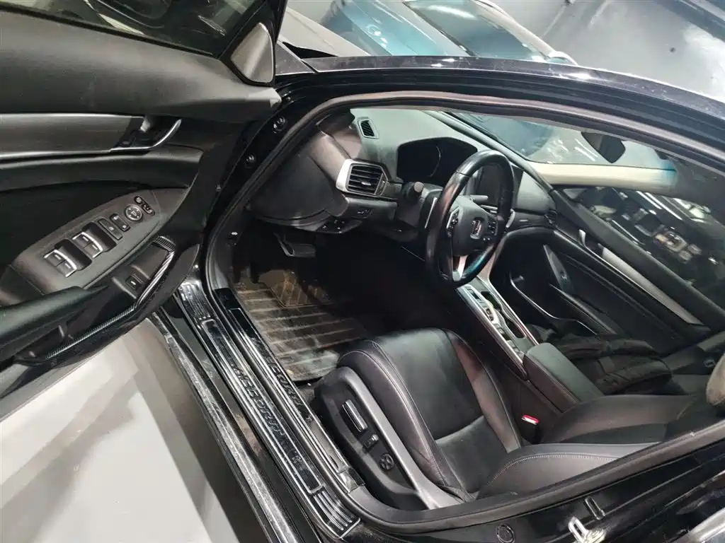 Honda Accord 2022 — фото 12
