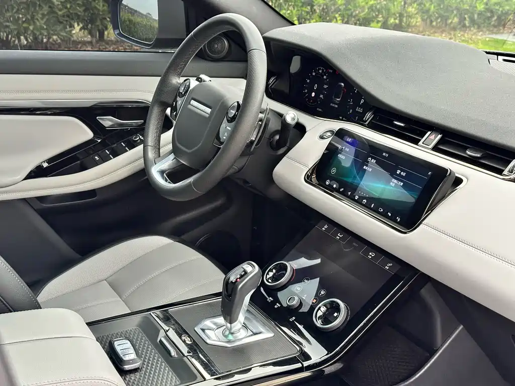 Land Rover Evoque 2021 — фото 12