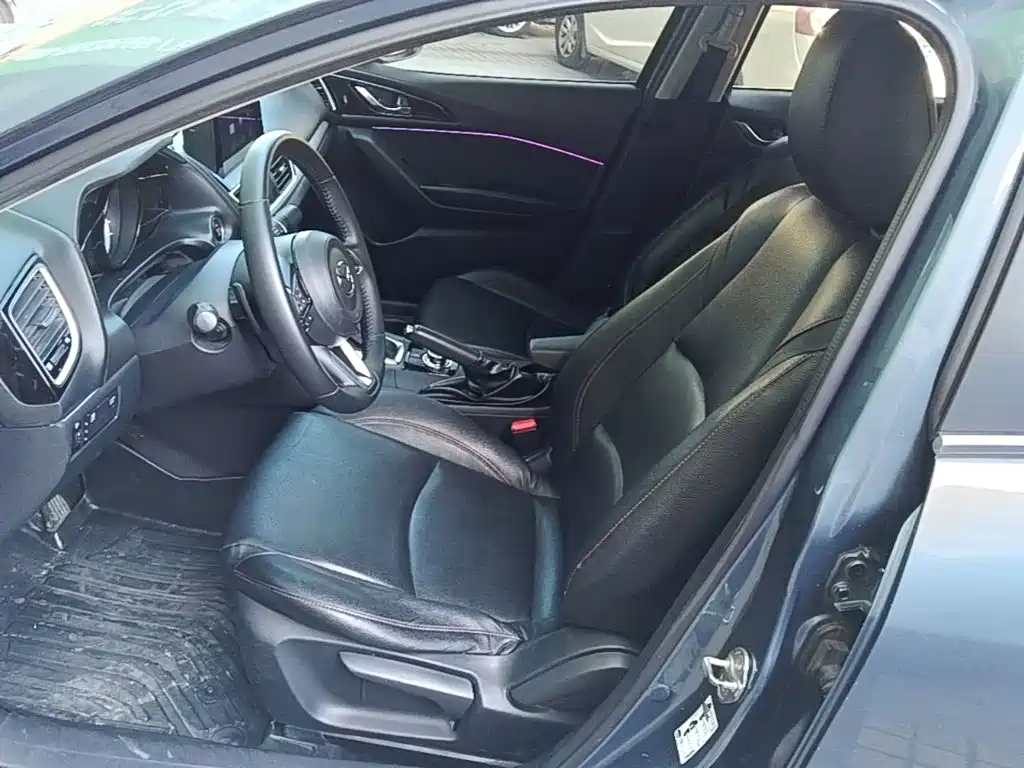 Mazda 3 Axela 2016 — фото 15