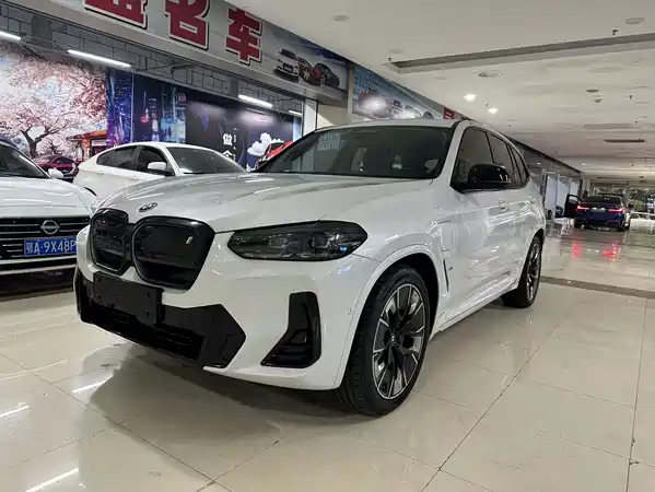 BMW iX3 2023