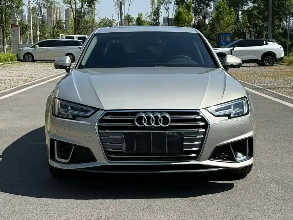 Audi A4L 2019