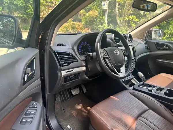 BYD S7 2015