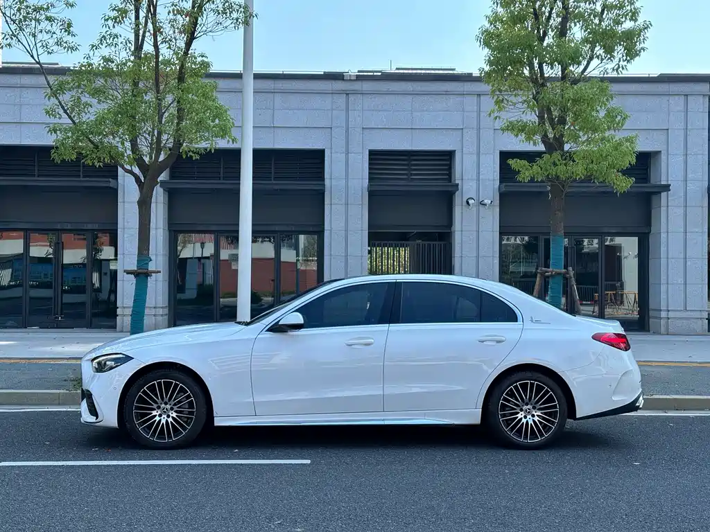 Mercedes-Benz C-Class 2023