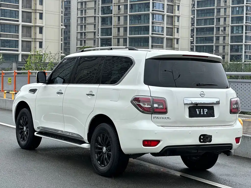 Nissan Patrol 2018 — фото 15