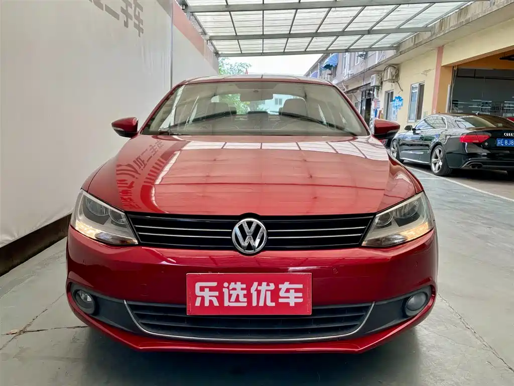 Volkswagen Sagitar 2012