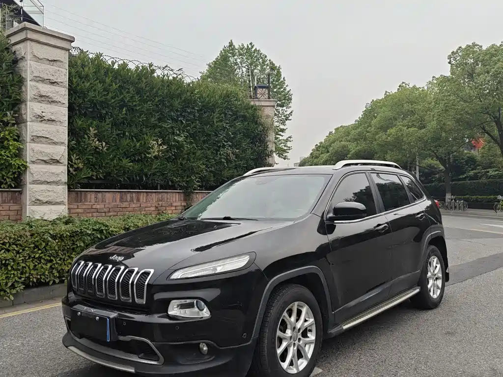 Jeep Cherokee 2016 — фото 1