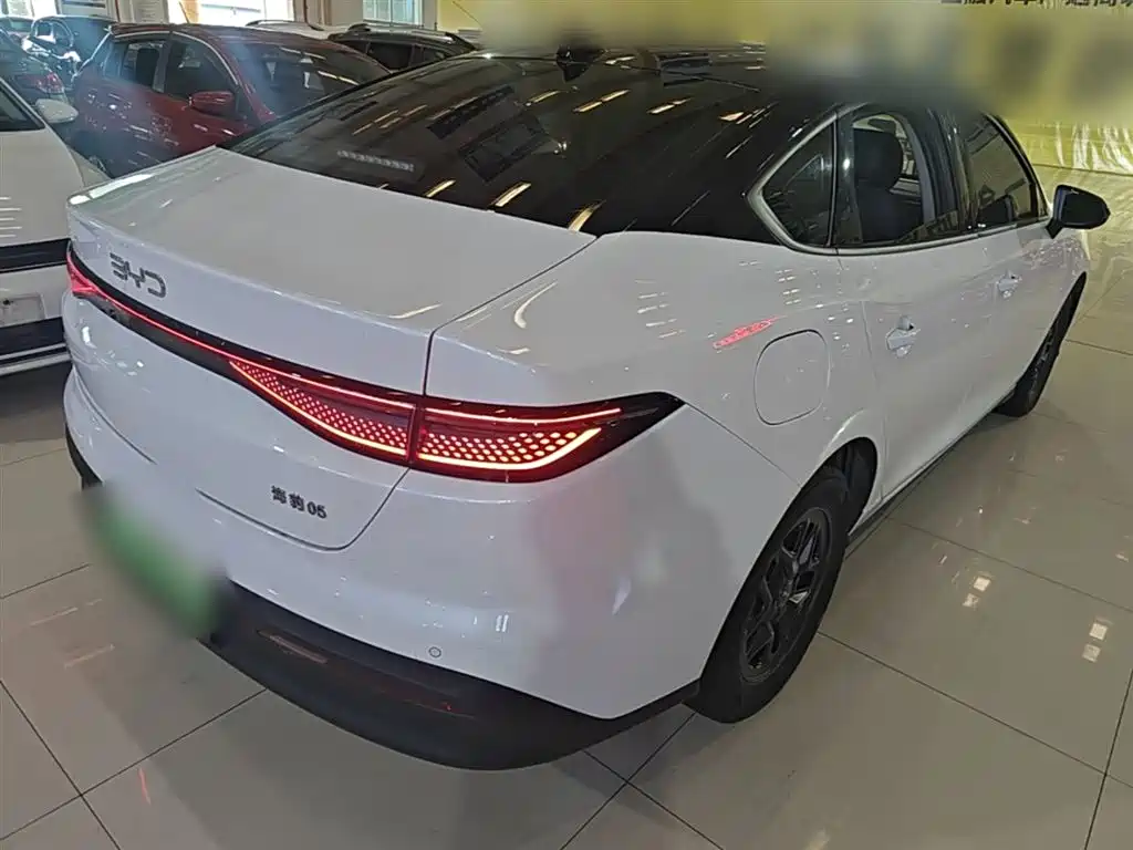 BYD Seal 05 DM-i 2025 — фото 7