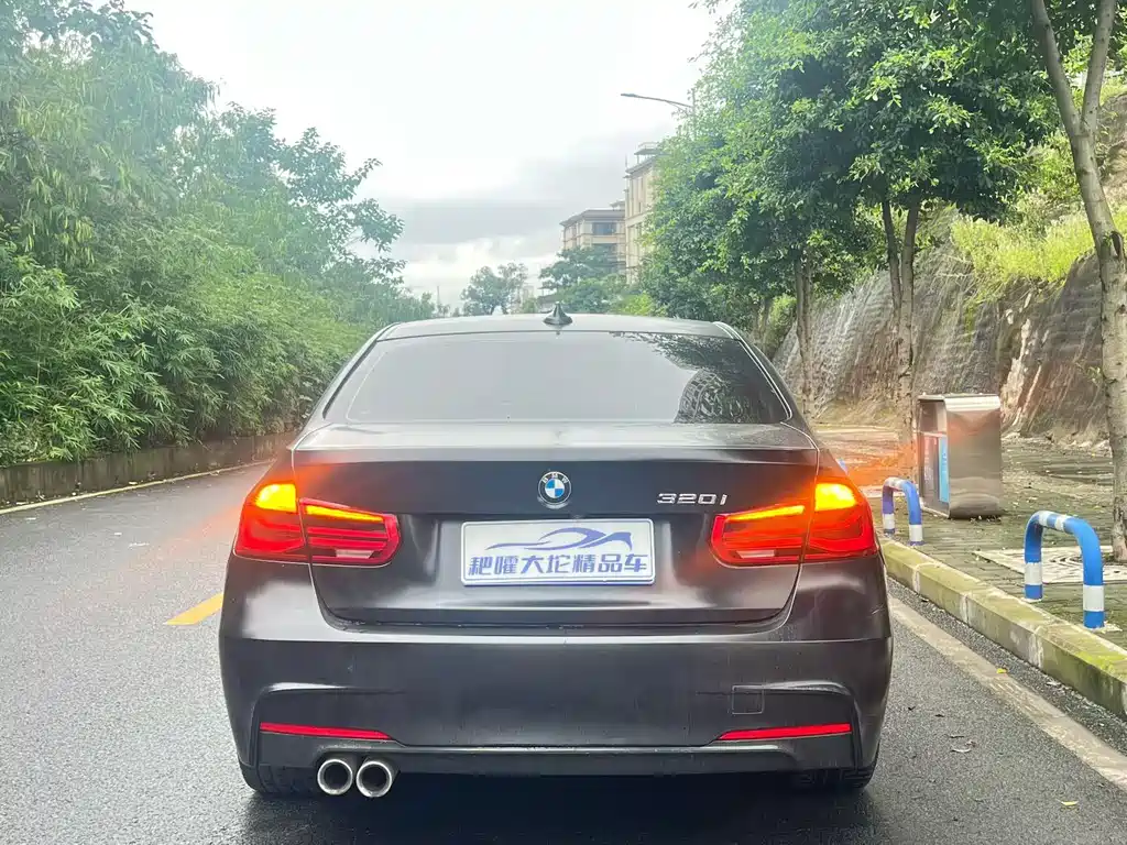 BMW 3 Series 2018 — фото 11