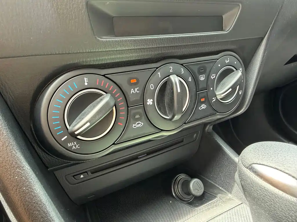 Mazda 3 Axela 2016 — фото 13