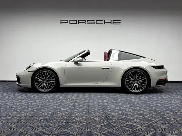 Porsche 911 2023