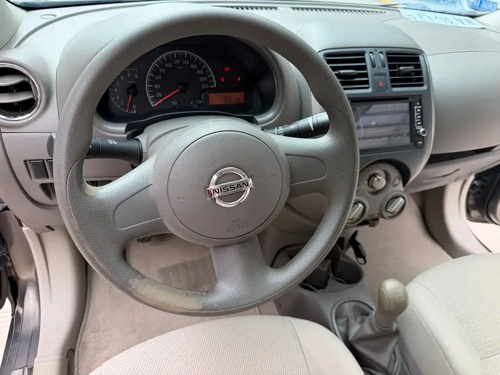 Nissan Sunny 2012 — фото 14