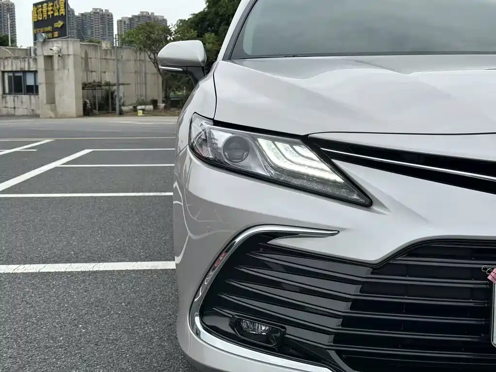 Toyota Camry 2021 — фото 17