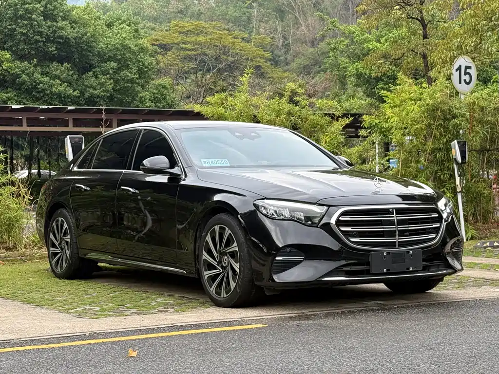 Mercedes-Benz E-Class 2025 — фото 3