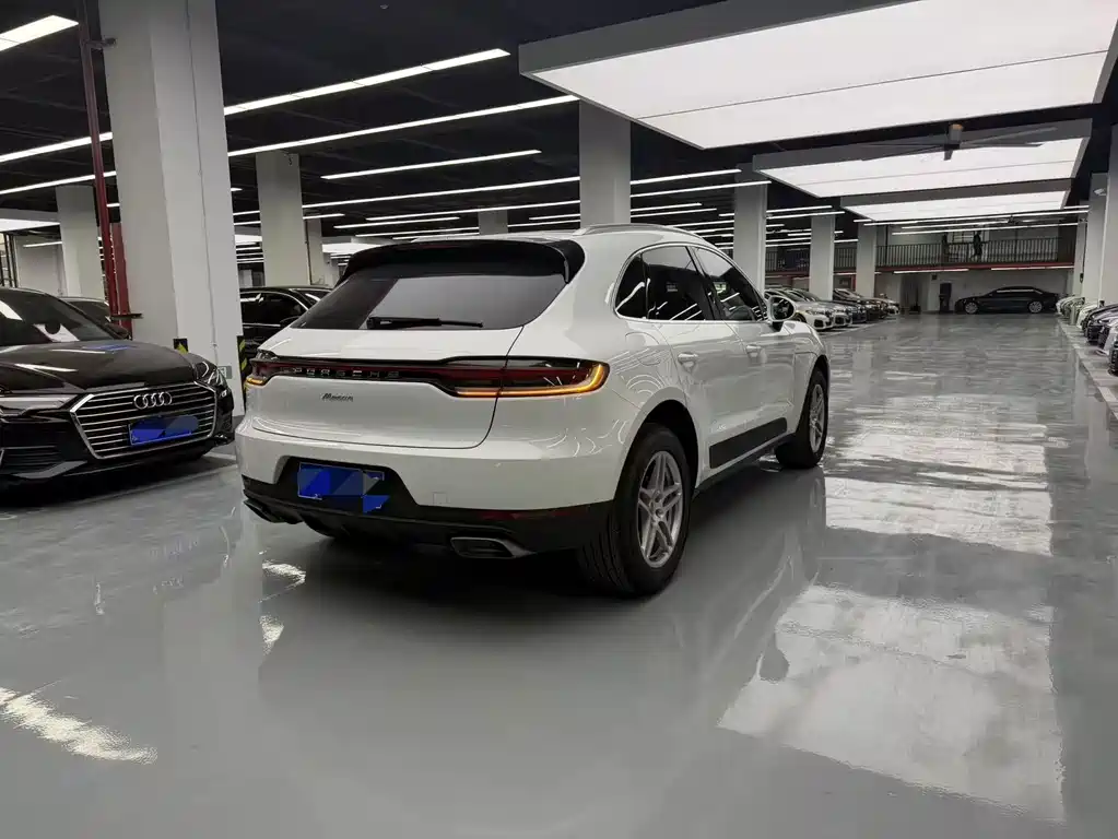Porsche Macan 2019 — фото 18