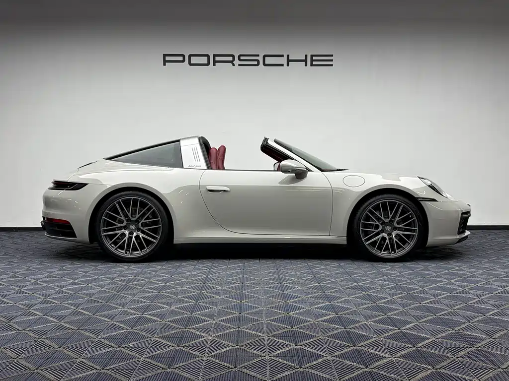 Porsche 911 2023 — фото 10