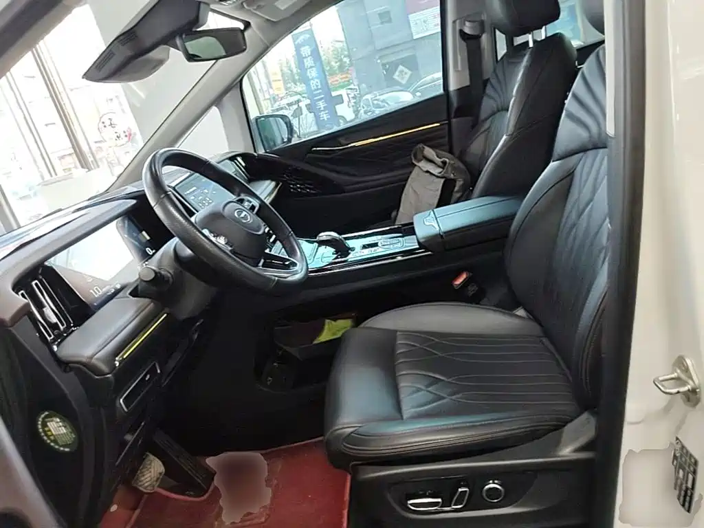 GAC Motor Trumpchi M8 2023 — фото 15