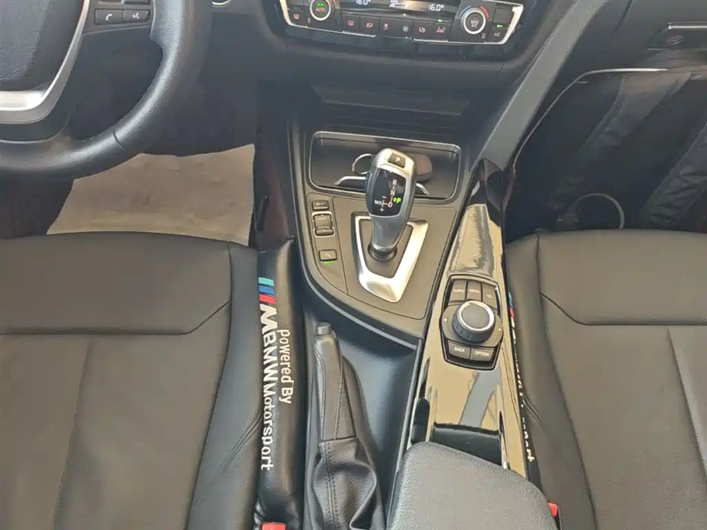 BMW 3 Series 2016 — фото 14