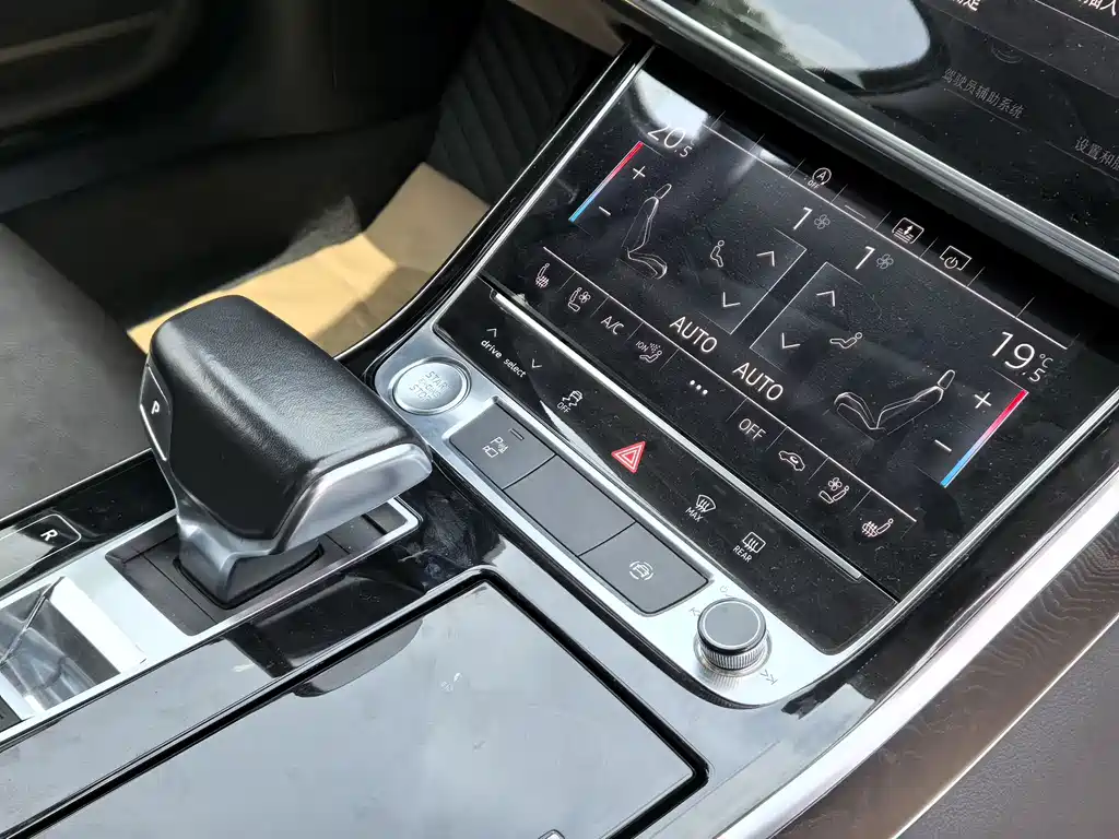 Audi A8 2019 — фото 13