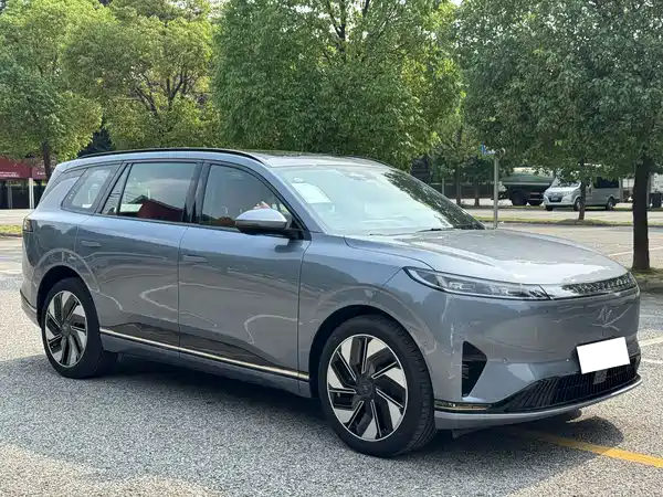 Dongfeng e008 2025