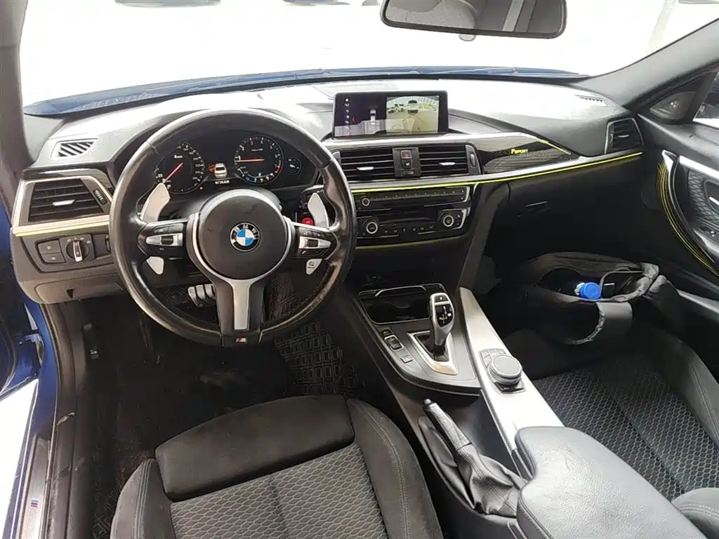 BMW 3 Series 2018 — фото 10