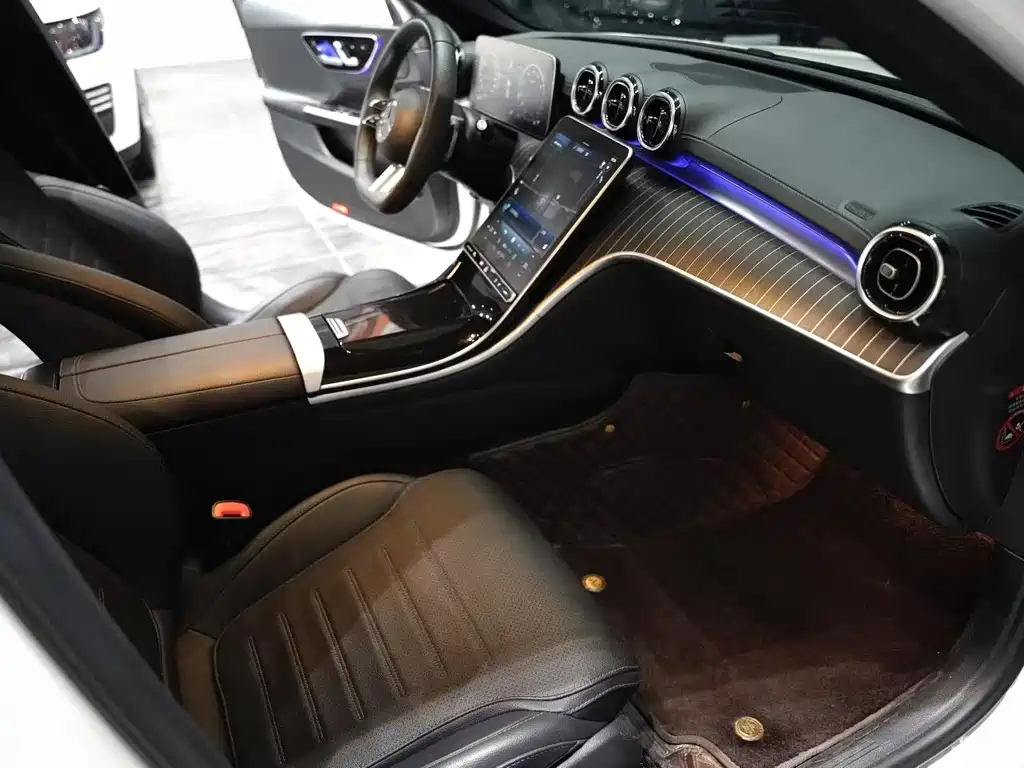Mercedes-Benz C-Class 2023 — фото 8