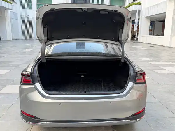 Lexus ES 2025