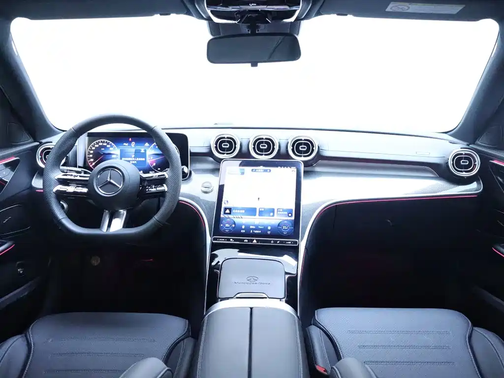 Mercedes-Benz C-Class 2025 — фото 13