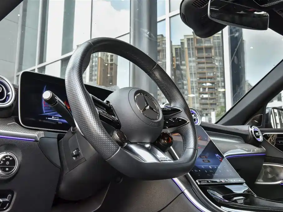 Mercedes-Benz C-Class AMG 2025 — фото 9