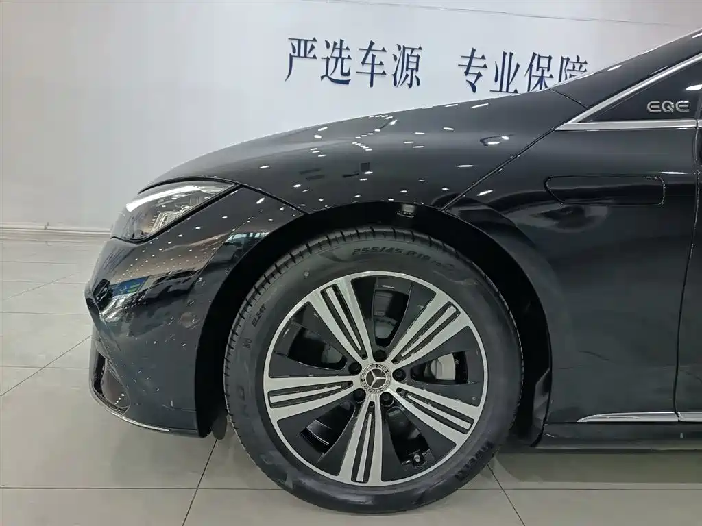Mercedes-Benz EQE 2025