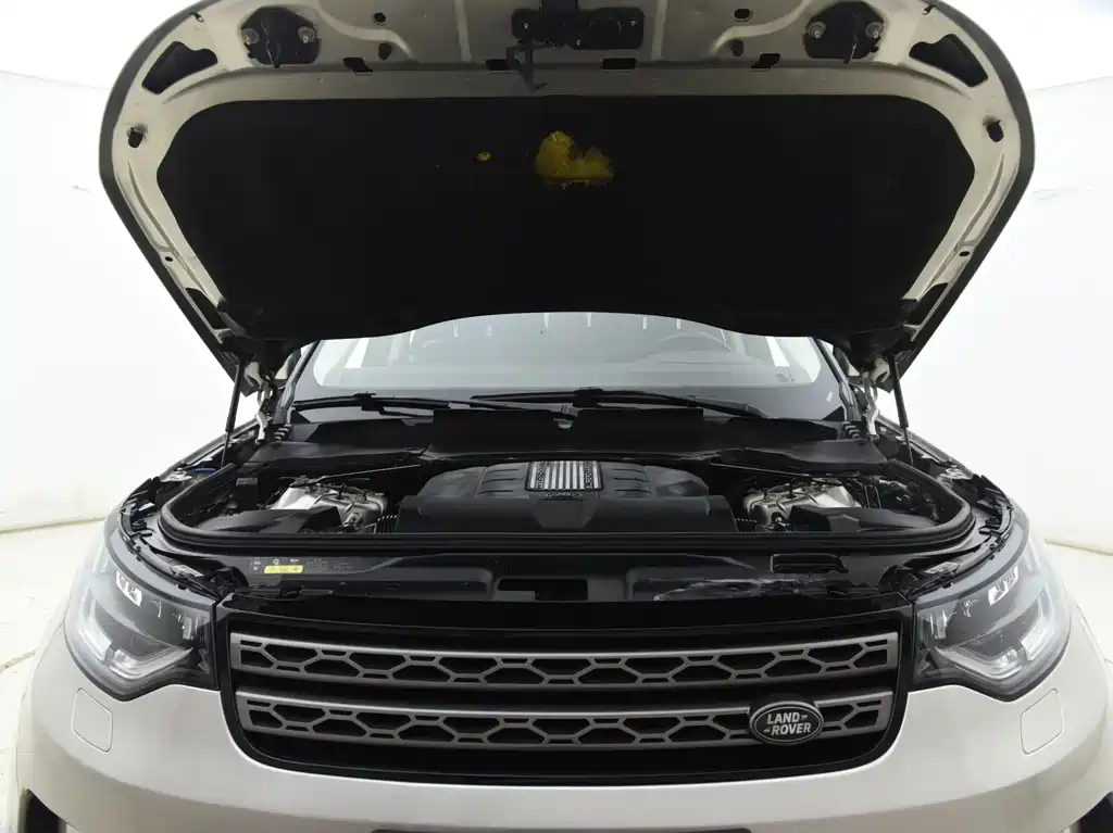 Land Rover Discovery 2017 — фото 15