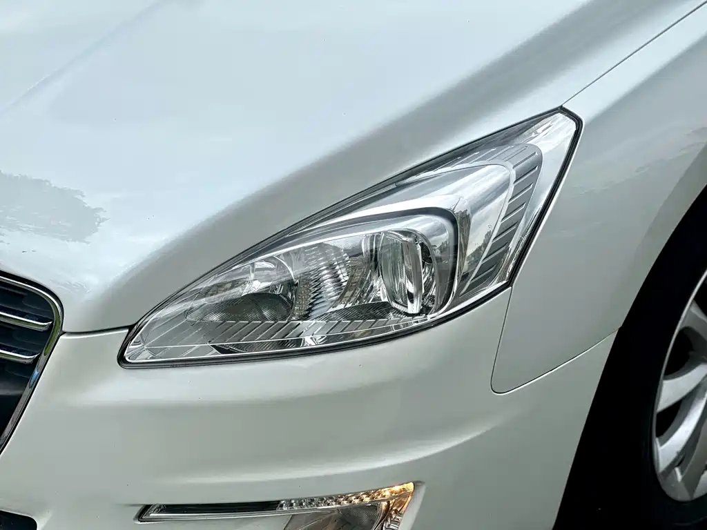Peugeot 508 2014 — фото 16