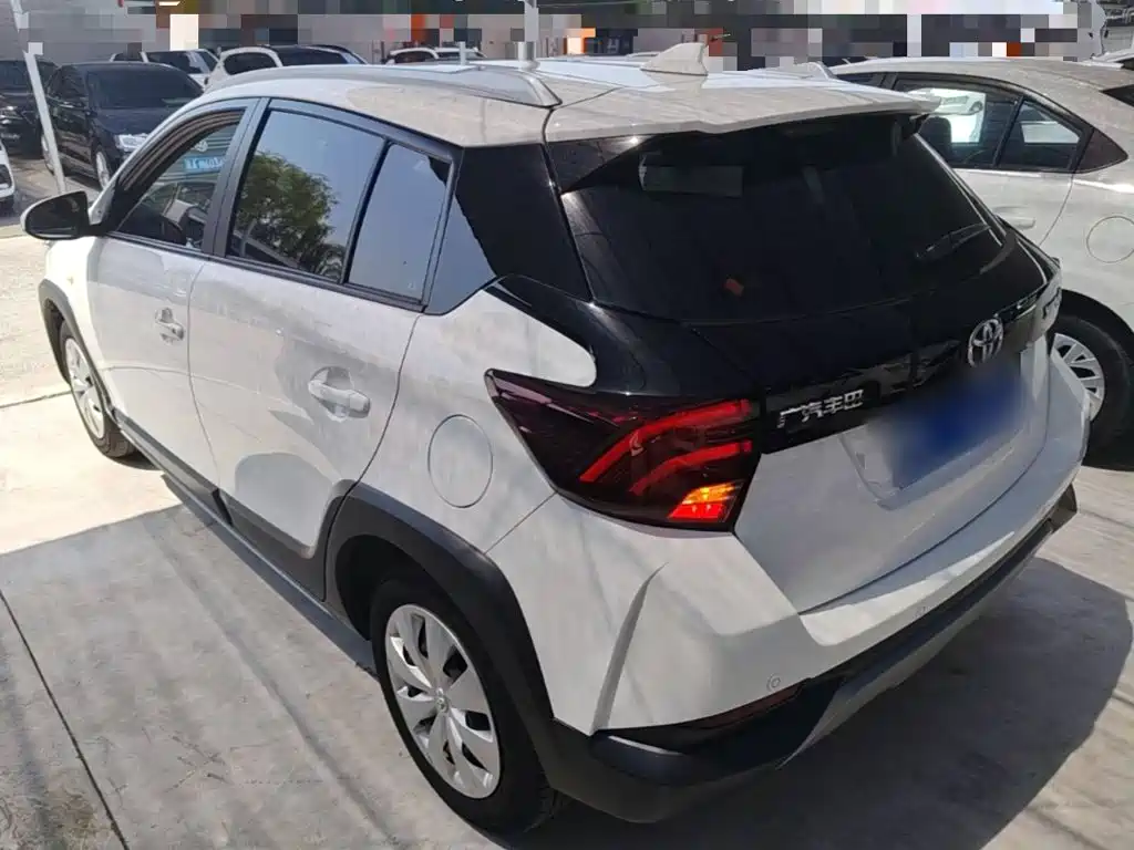 Toyota Yaris L 2022