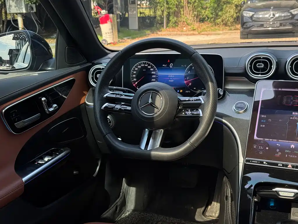 Mercedes-Benz C-Class 2023 — фото 11