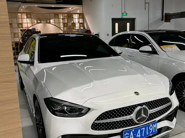 Mercedes-Benz C-Class 2024