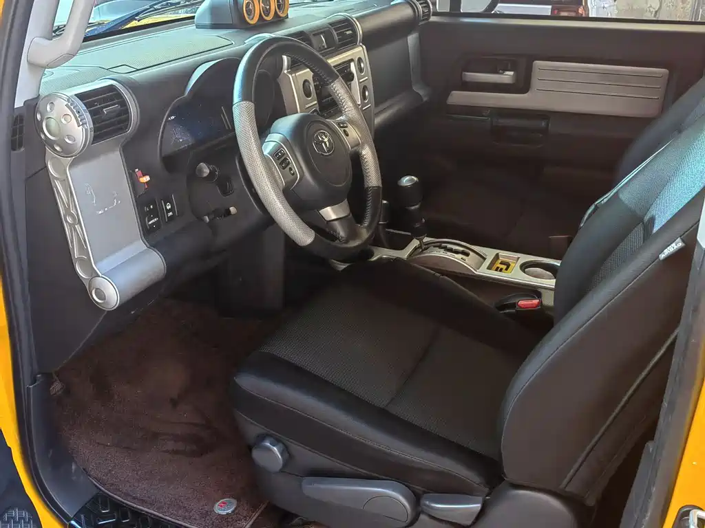 Toyota FJ Cruiser 2019 — фото 10