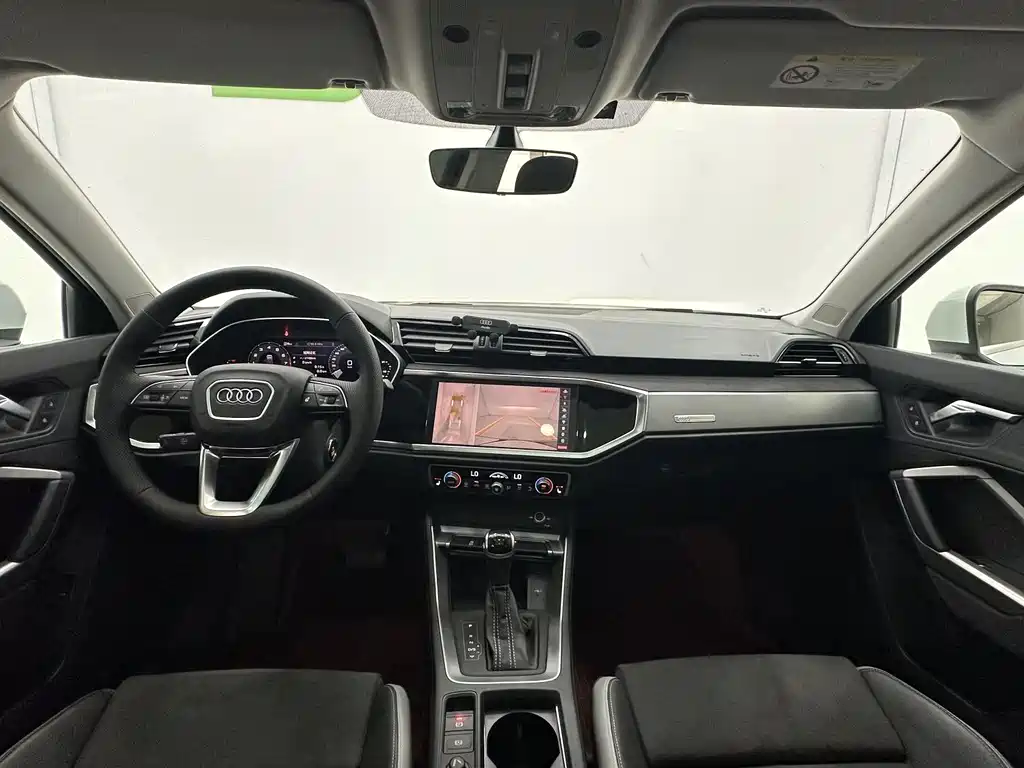 Audi Q3 2023 — фото 10