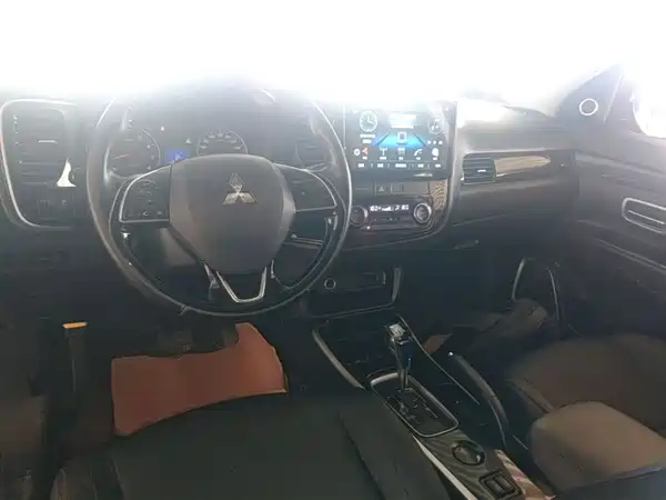 Mitsubishi Outlander 2018