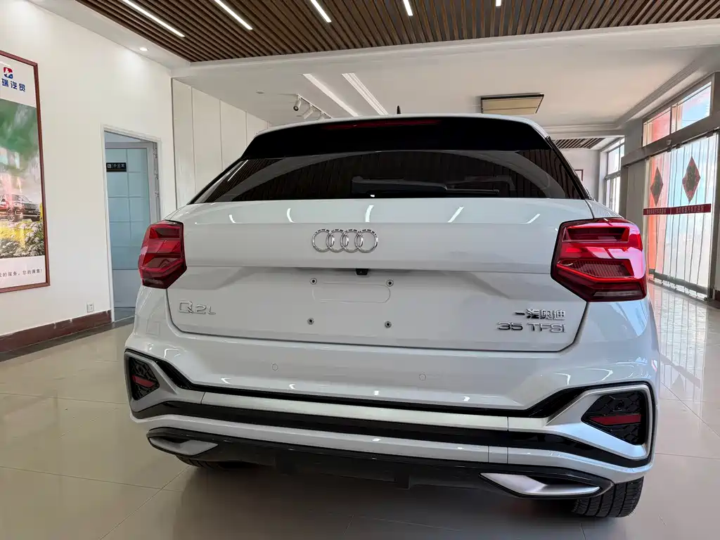Audi Q2L 2023 — фото 25