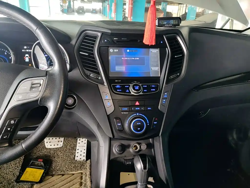 Hyundai Santa Fe 2015 — фото 13