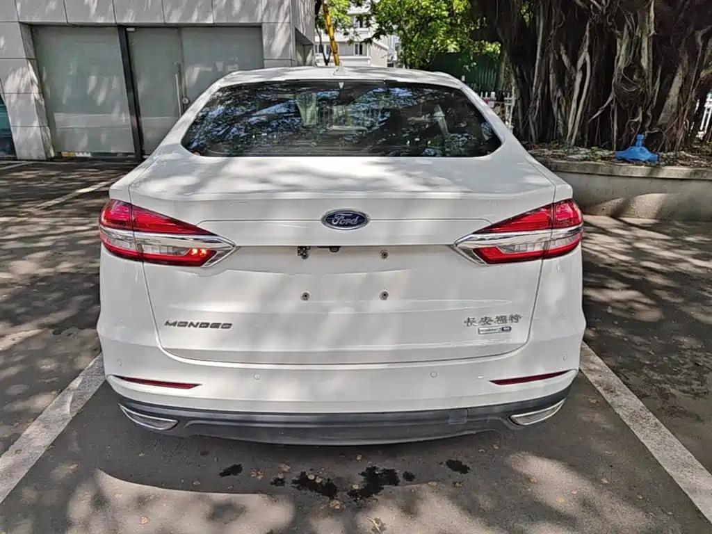 Ford Mondeo 2021 — фото 6