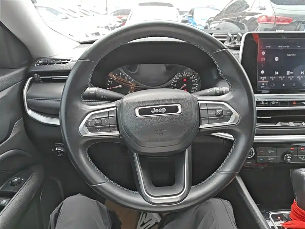 Jeep Compass 2022 — фото 11