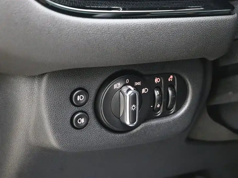 MINI Clubman 2020 — фото 21