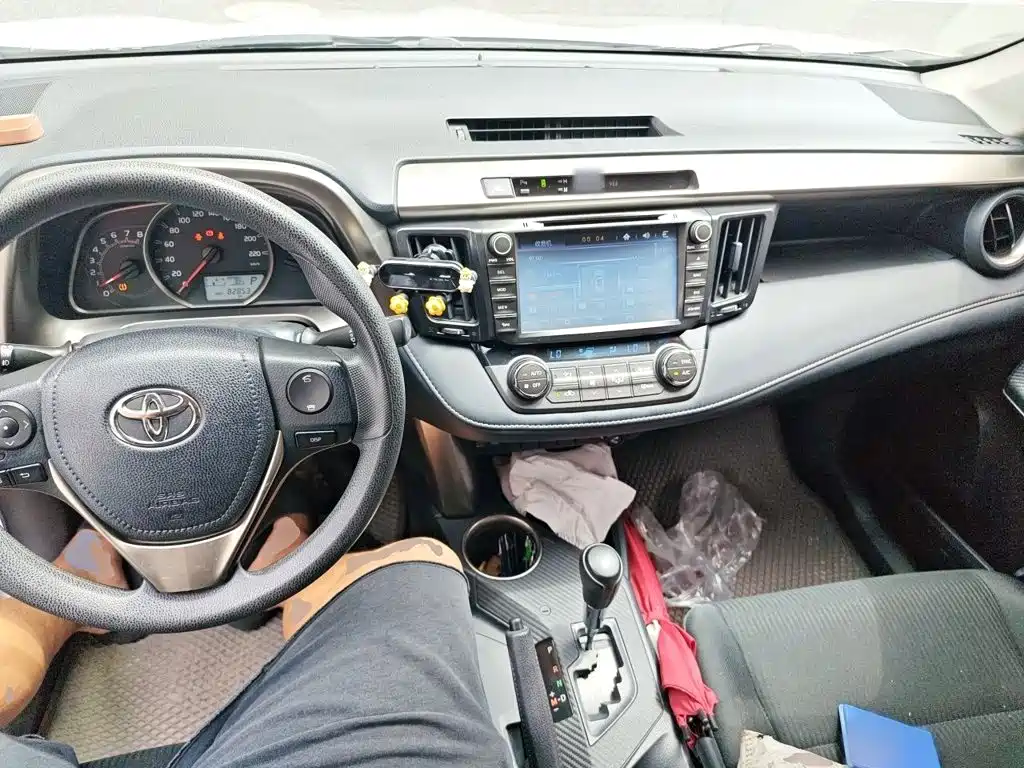 Toyota RAV4 2016 — фото 13