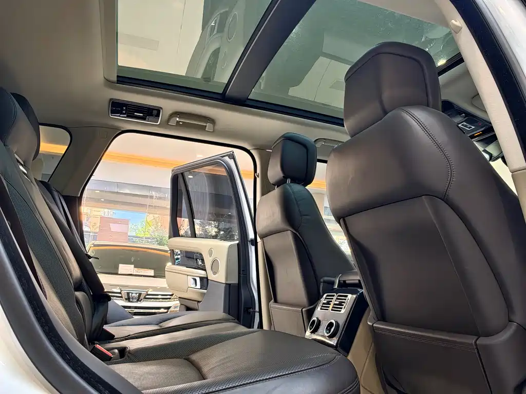 Land Rover Range Rover 2019 — фото 10
