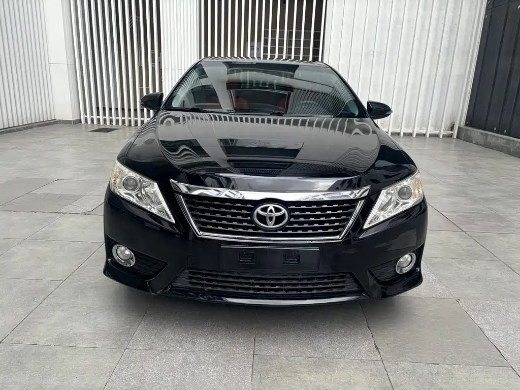 Toyota Camry 2014 — фото 2