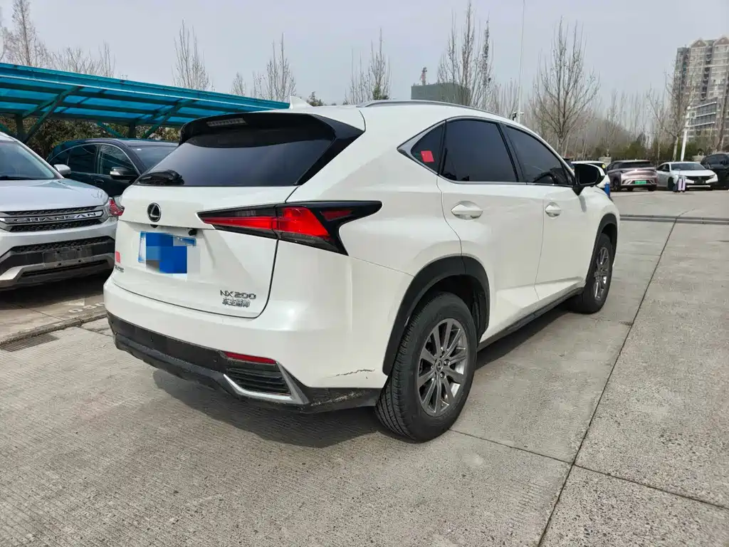 Lexus NX 2021 — фото 7