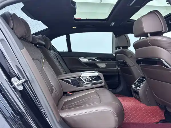 BMW 7 Series 2021